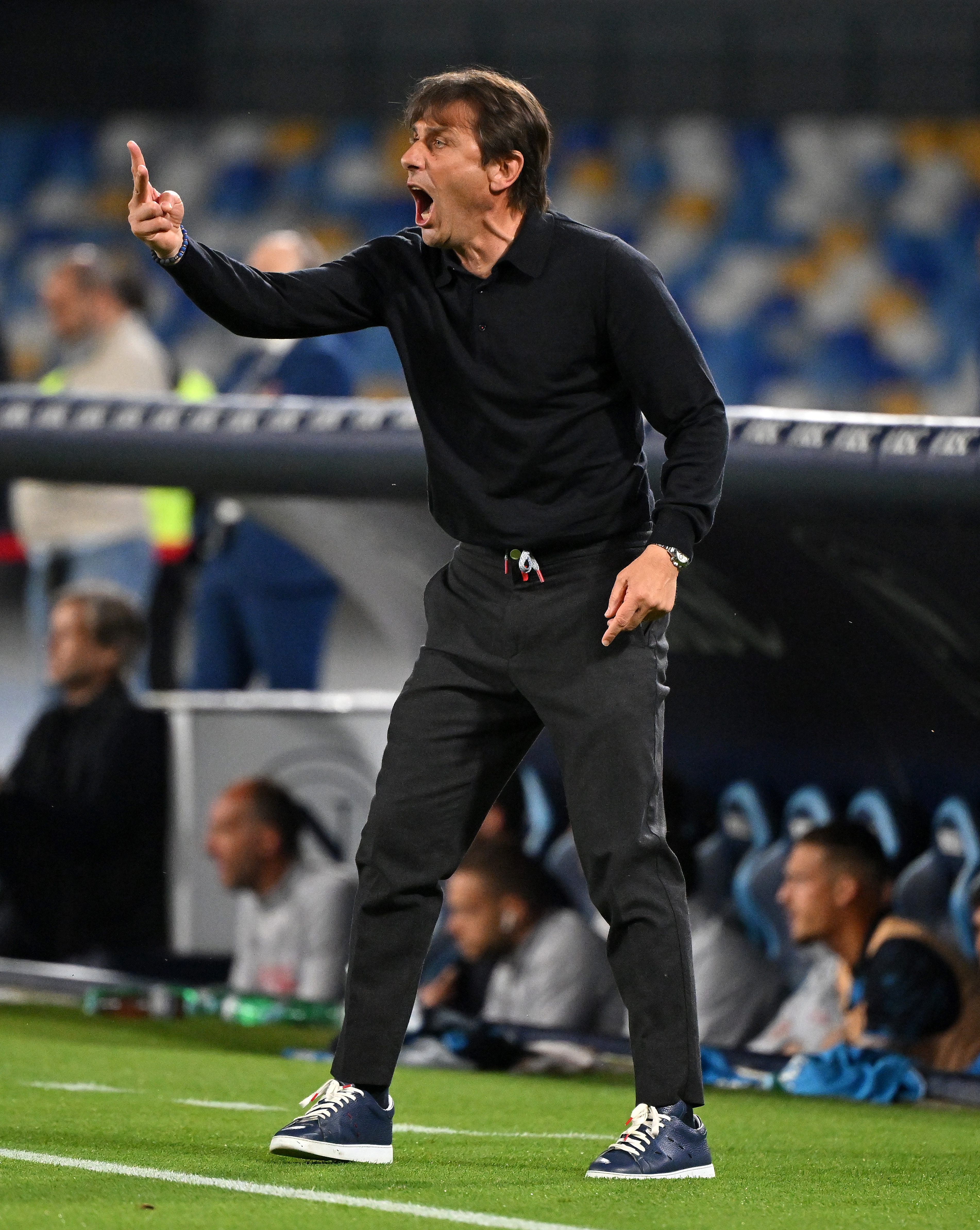  赛后那不勒斯备战意大利杯，复出首秀细节流出，令人意外，训练强度显著提升