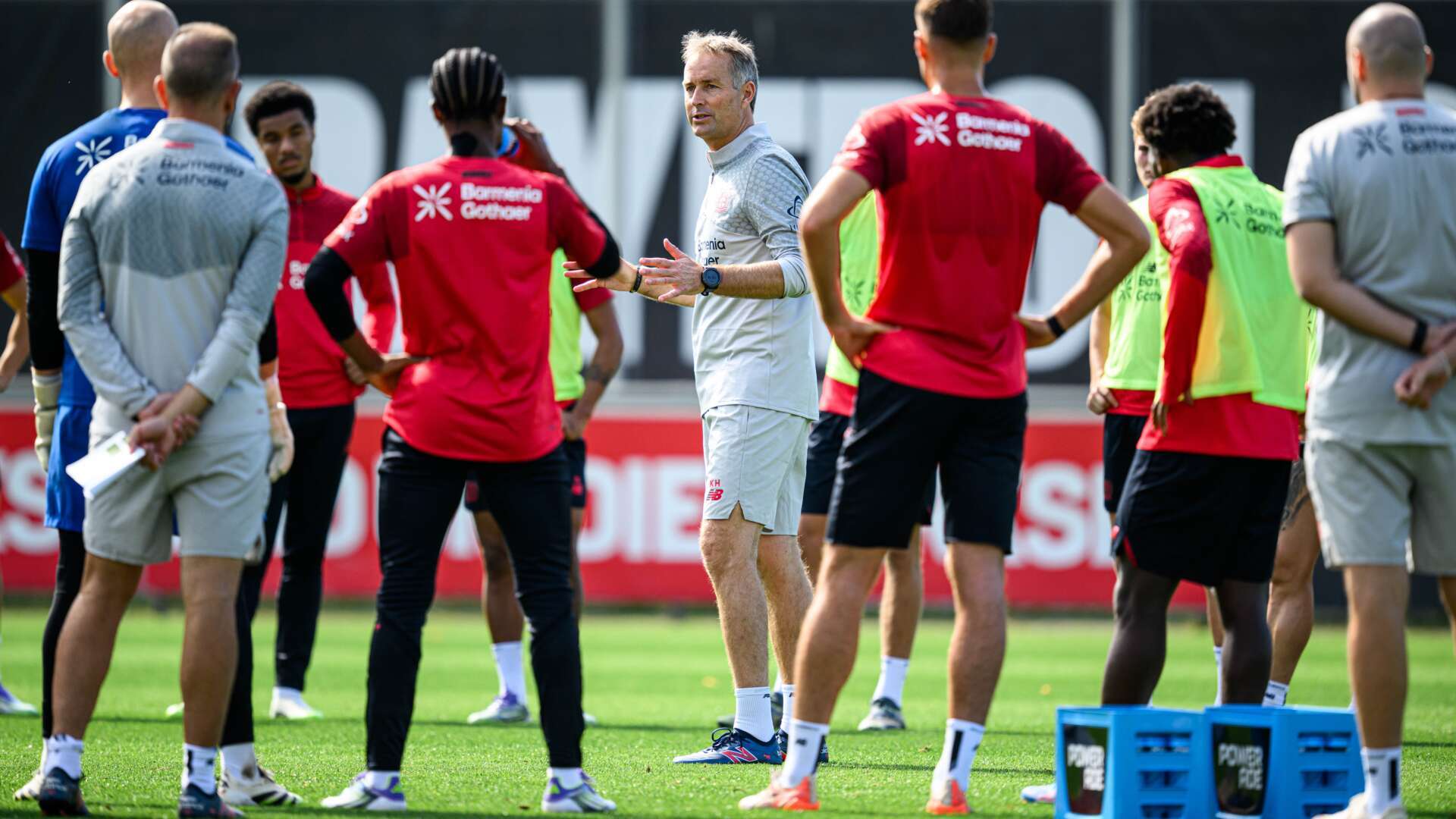 包含今晨体能课后，巴西国家队止住颓势备战德甲，管理层满意，数据层面出现新趋势的词条