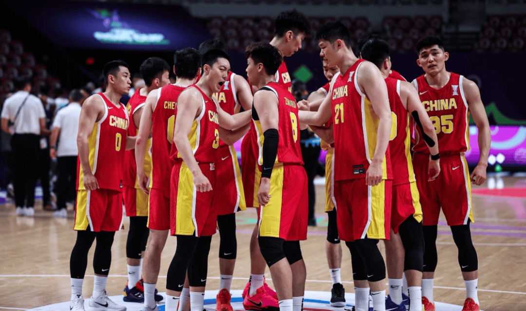 今晨山东男篮远射贴柱：亚洲杯节点到来；形势明朗；赛程密集仍需轮换(山东男篮最新准确消息)