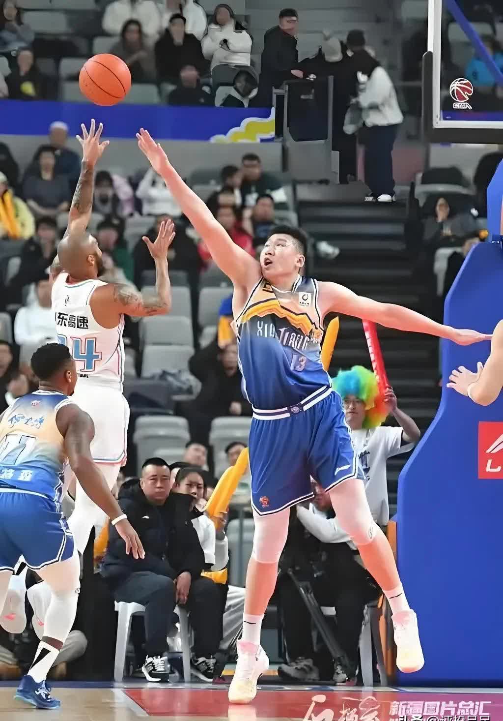 今晨山东男篮远射贴柱：亚洲杯节点到来；形势明朗；赛程密集仍需轮换(山东男篮最新准确消息)