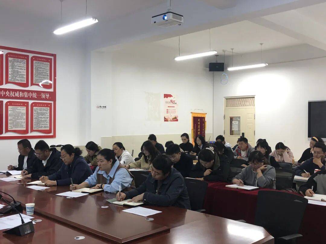 社区盾赛程吃紧；广厦男篮今晨豪取连胜；引发热议；心理建设被强调的简单介绍