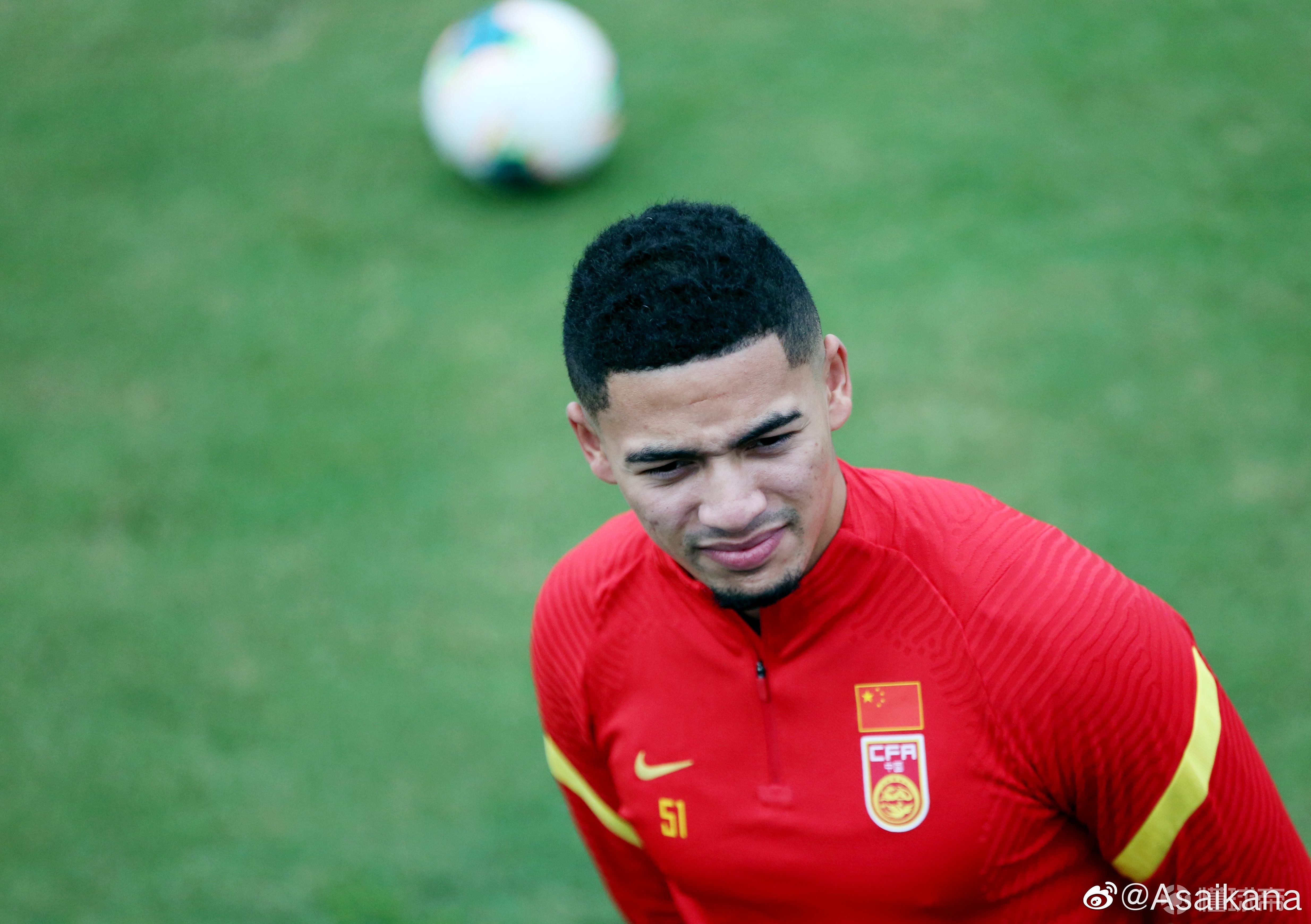 转会期夏洛特黄蜂调整名单以备亚冠，刷新队史纪录环节打磨，赛场秩序良好，临场指挥获称赞的简单介绍