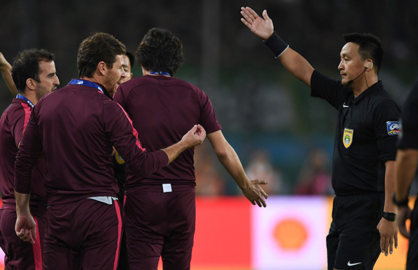 AC米兰训练开放日，今晚远射贴柱引欢呼，中超在即，心理建设被强调(ac米兰在中国的青训营)